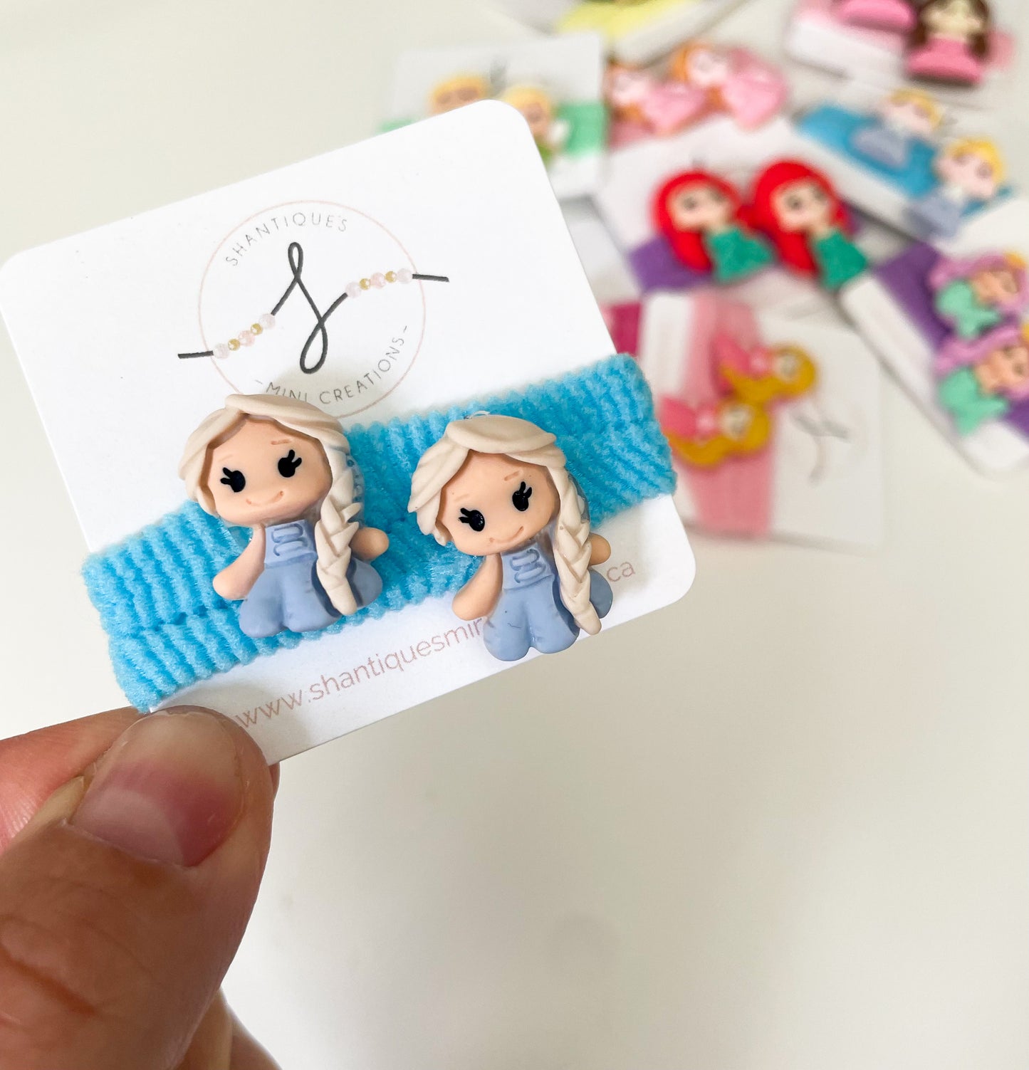 Character - Piggy Ties